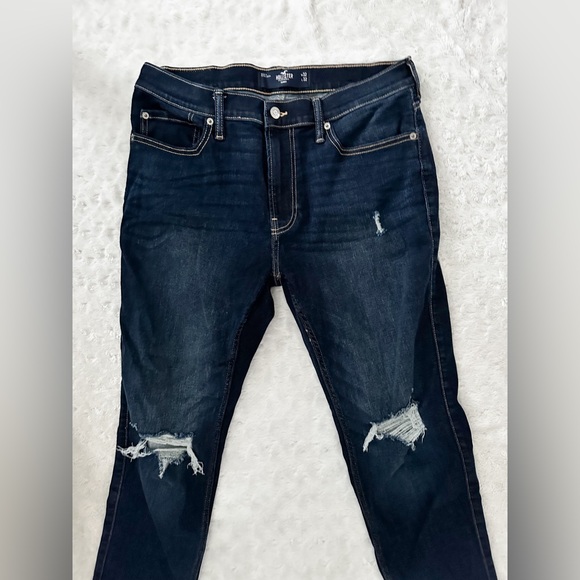 NWOT- HOLLISTER Men’s Distressed Dark Wash Skinny Jean - Picture 3 of 10